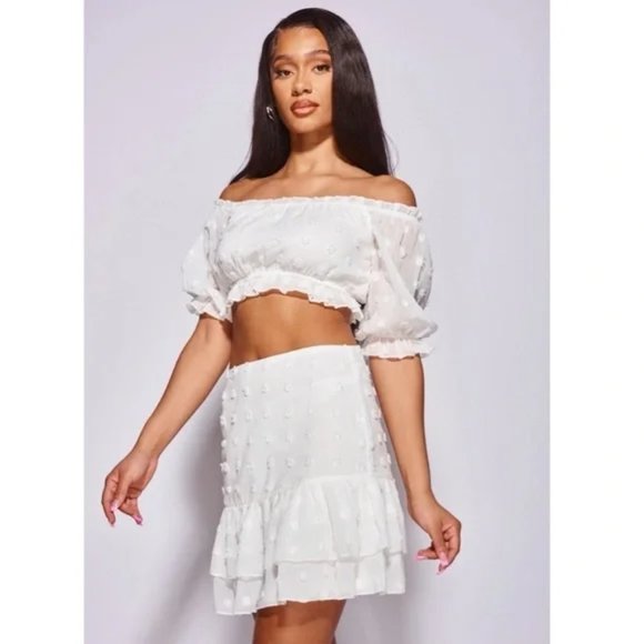 White Short Sleeve Off Shoulder Crop Top and High Waist Mini Skirt Two Piece Set - Picture 3 of 16